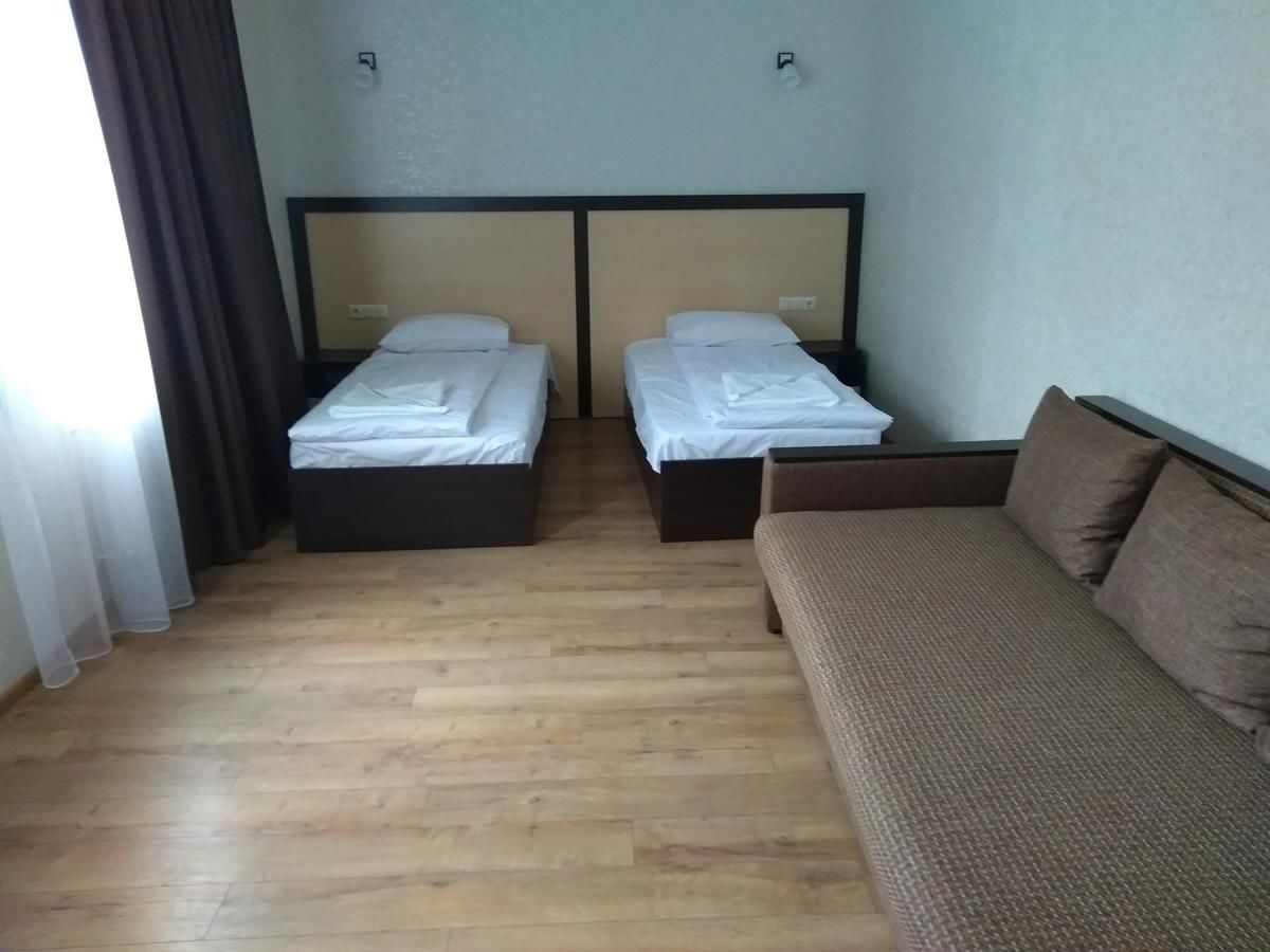 Отель Отель Корал Черновцы