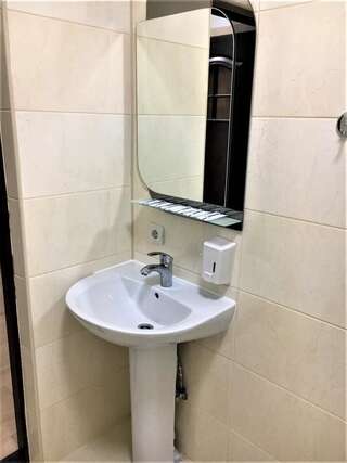 Отель Отель Корал Черновцы Семейный люкс-1